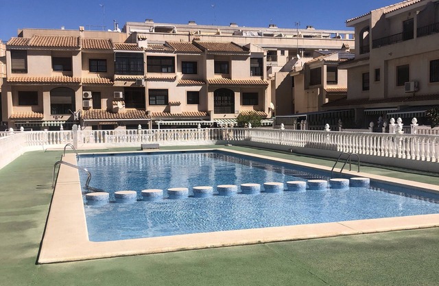 CASA GRAN PISCINA RESIDENCIAL A 200M PLAYA 6 PERSONAS EN GUARDAMAR DEL SEGURA
