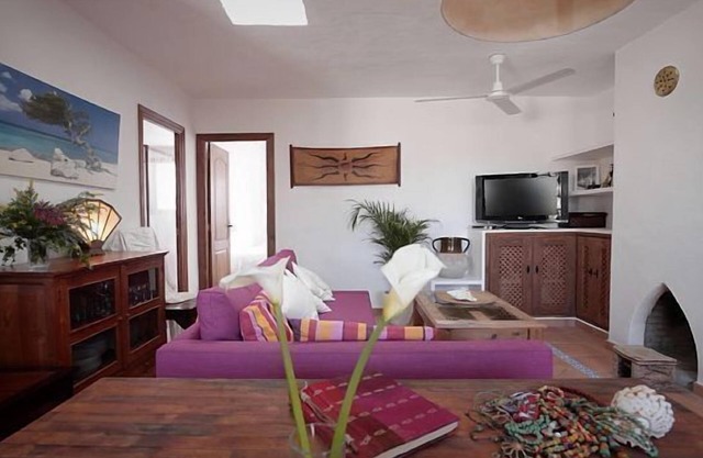 CASA RURAL para 6, a 150m de la playa en un entorno natural único. Muy cuidada.