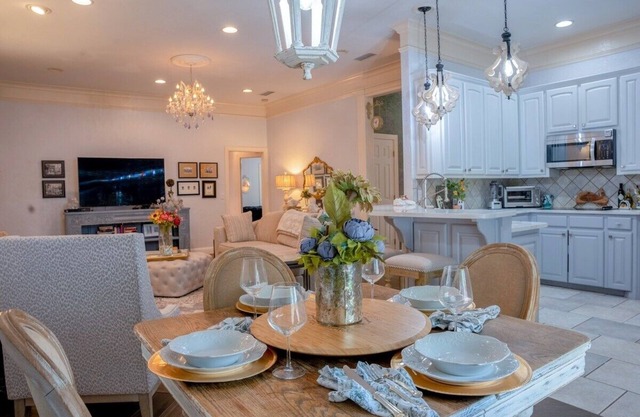 Casa Italia Retreat Sleeps 8 with Hot tub for 6.
