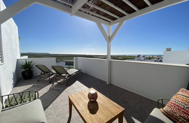 Casa Levante - Casa adosada moderna con vistas maravillosas; cerca de la playa y del centro
