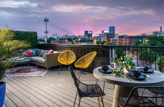 Casa Lulu Studio ♥ Private Luxury Rooftop ~ Skyline Views ~ 5min to Broadway