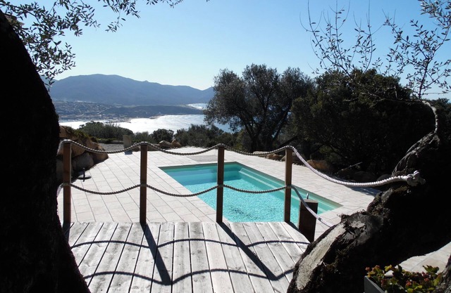 Frente al mar, Villa con piscina climatizada (abril a octubre)