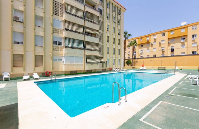 CASA MARINA - Precioso apartamento con piscina comunitaria y cerca del mar. WiFi gratis.