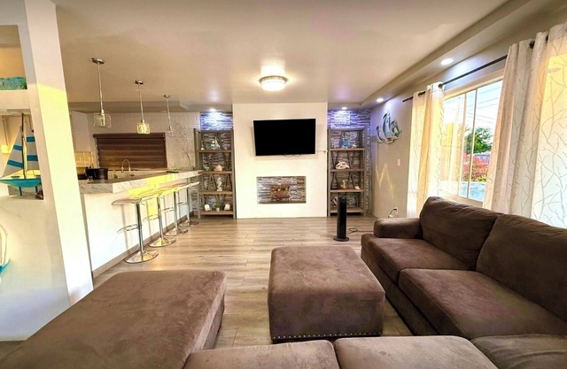 Casa Marina , Gran Parking privado , cómoda y amplia , cerca de playa y de todo