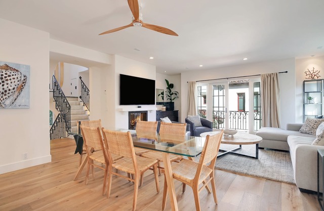 "Casa Playa" in the heart of West Beach - impeccably remodeled, with A/C and 2 car garage!