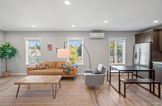 Casa Pop - Old Town/Stadium District Retreat