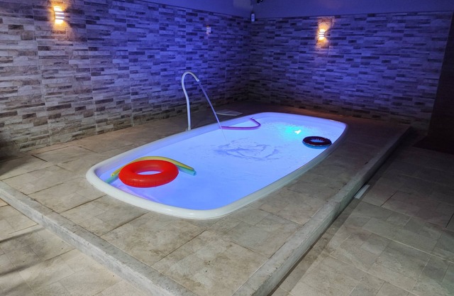 Casa Por do Sol w/ pool 2 minutes from the beach