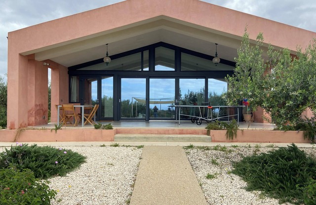Casa Rosata cottage 2 bdr + veranda and parking lot