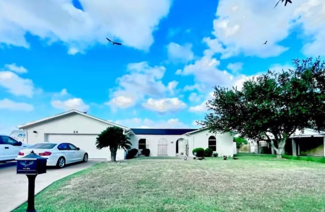 Casa Santa Clara with Swimming Pool near Golf Country Clubs
