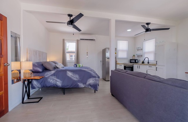 Casa Sirena Belize - Studio 1 Caye Caulker, Queen Size Bed w/Pool!