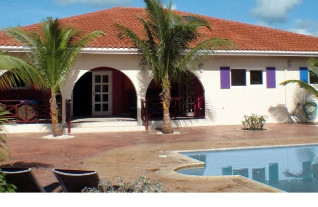 La villa más colorida de Luxurios con piscina