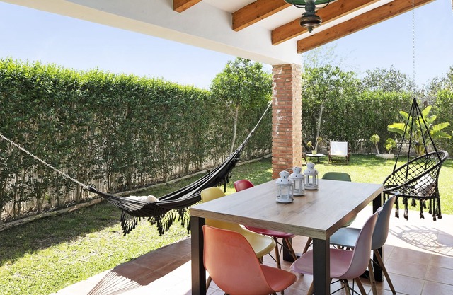 "Casa Zahomar" con piscina compartida, Wi-Fi, balcón y jardín privado