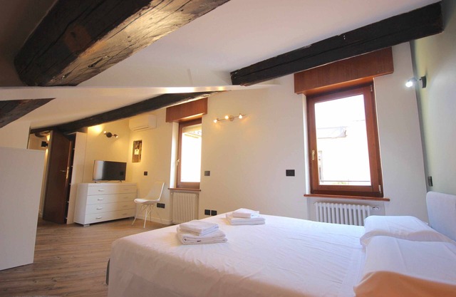 VR Holiday Homes - Vittoria's Flat