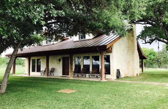 Casita Paloma - casa 3BR / 3BA en 20 acres con acceso privado a la puerta