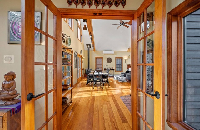 Aislado, Zen, lujosa casa de campo de Stone Ridge