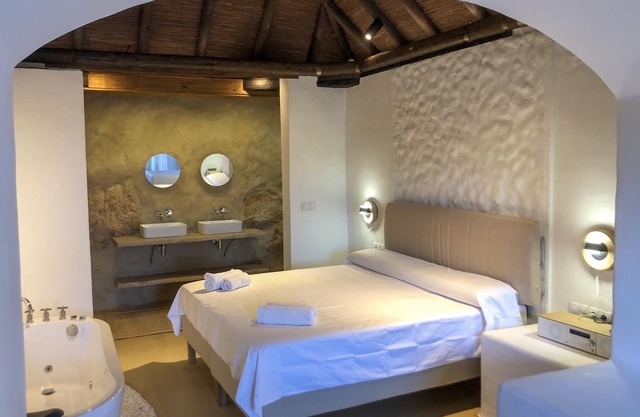 Casa Cueva El Naranjo Rocabella Private Pool