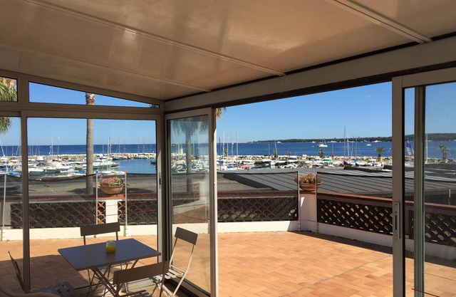 NUEVA Cannes Centro frente a la playa reformado, terraza con vistas al mar
