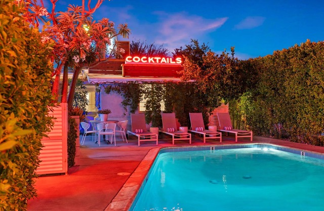 Ubicación, ubicación, ubicación !!! Cottage romántico En el centro de Palm Springs!