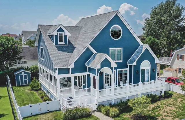 Center of town, 4 ensuite bedrooms, magical Cape May memories start here.
