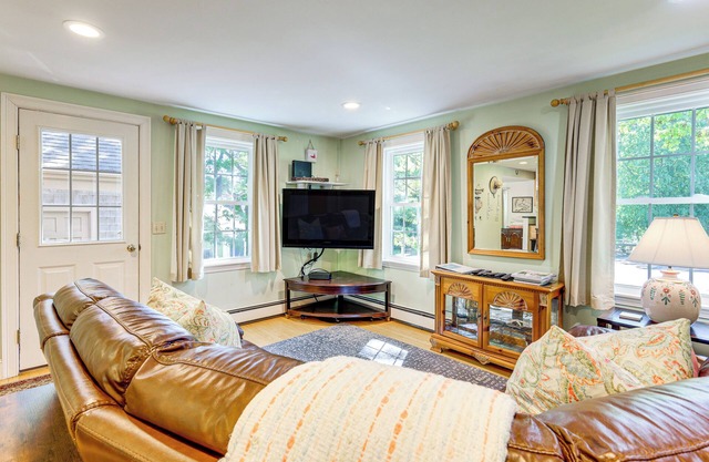 Centerville Escape w/ Pool ~ 3 Mi to Beach!