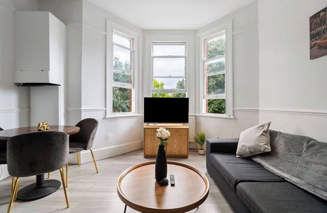 Central 2 bed London Apartment