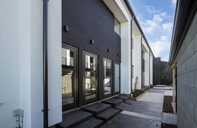 Central Crossing - Christchurch Holiday Home