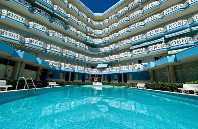 Apartamento céntrico con piscina compartida