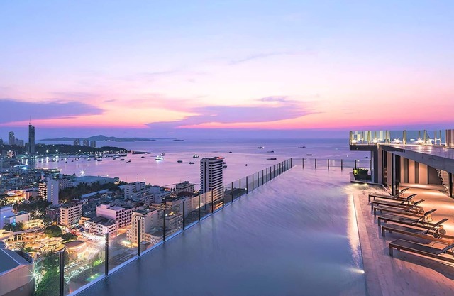 Central Location, Amazing Infinity Pool Near Beach