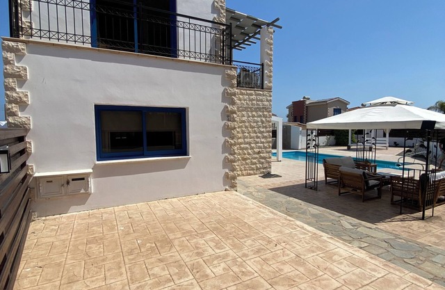 Central de Protaras, ningún coche es necesario. WIFI y televisión del Reino Unido. Muy cerca de la playa.
