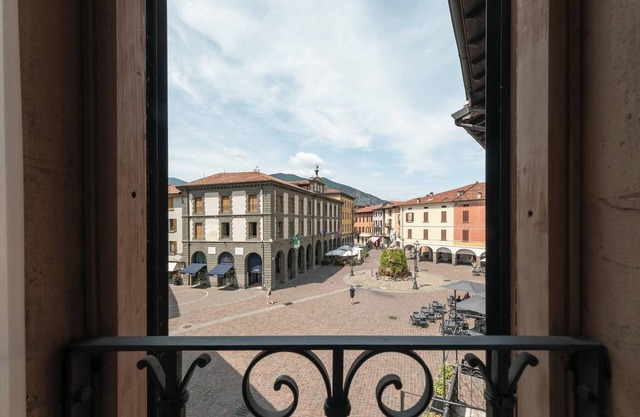 Central square - One Bedroom Apartment, Sleeps 3