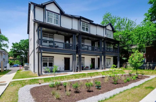 Central Villa ✶5 min to Broadway✶ Walk to 12 South