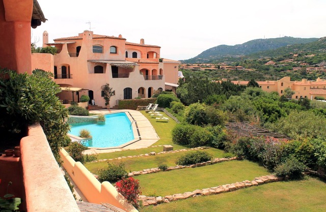 Casa en el corazón de Porto Cervo con piscina en el Puerto Viejo