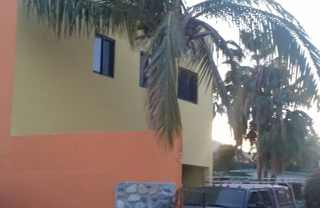 Casa Jardin completamente nueva y céntrica