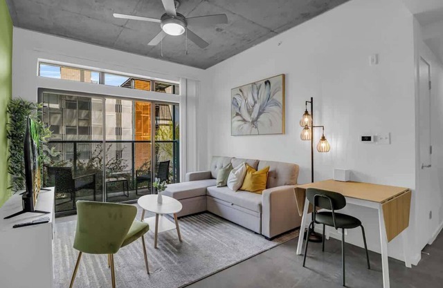 Centric 3BR In HEART of DTPHX Pool+Free Parking