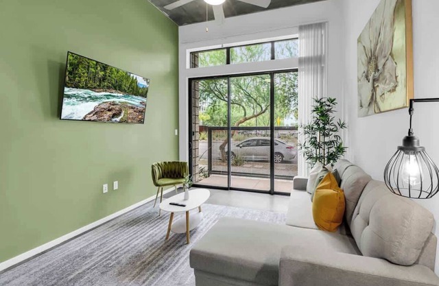 Centric 4BR In HEART of DTPHX Pool+Free Parking