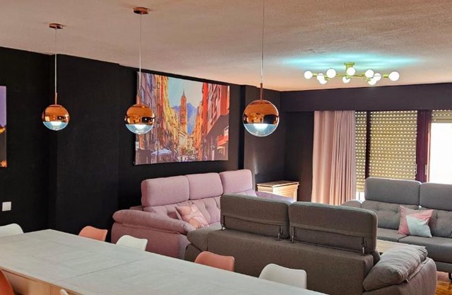 Centro Catedral Carrera 27, 1 plaza de aparcamiento y NETFLIX gratis
