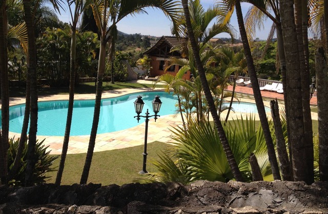 Granja Cond. Puerta del Sol, a continuación. S. Paulo (40 min), Km. 63.5 de Rod. Castelo Branco