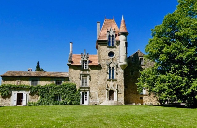 Château Rouge ( 8 people- swimming pool)