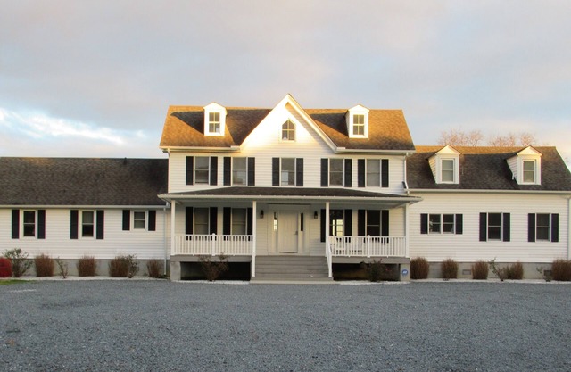 CH Waterfront Home w / Dock, piscina, playa de arena, kayaks, 5BR / 3. 5BA duerme hasta 19