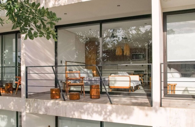 Modern Chic Tulum Rooftop Studio—Stunning Pool, Fast WiFi, Gym, Full Amenities