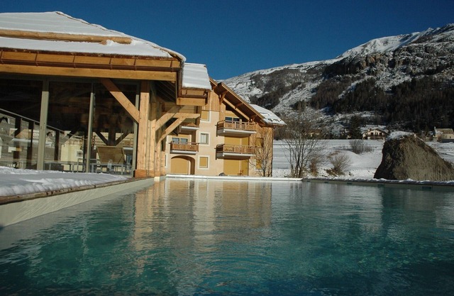 Chalet Apartamento - Grand Luxe - Piscina de verano / invierno - Pie de pistas