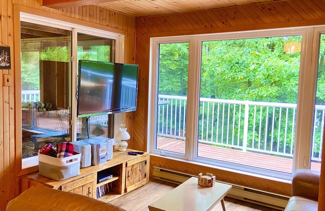 Chalet au Bord de Leau, à Proximité de Sentiers de Randonnée et Mont se ski