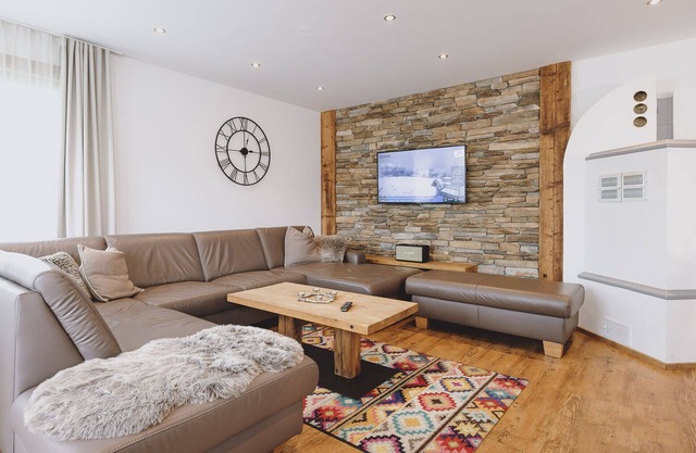 Chalet Badia, Garden & sauna