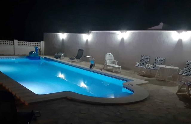 Chalet entre MER et MONTAGNE, 4 chambres, WIFI et TV par satellite gratuit