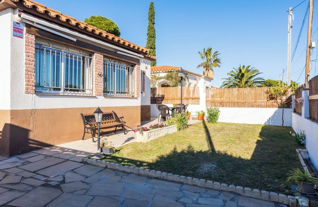 Chalet 'Casa Thaiker' con vistas a la montaña, jardín, barbacoa y aire acondicionado