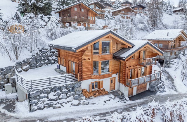 Chalet Enchanteur sauna, jacuzzi, 13pax
