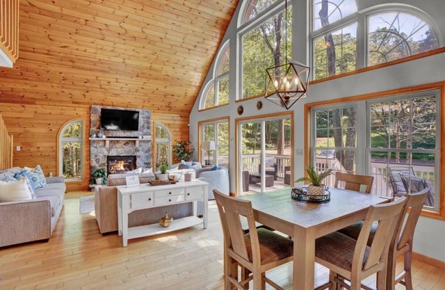 Chalet- Hot Tub - Fire Pit