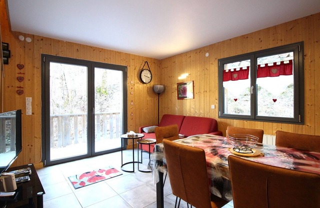 Chalet en Mont-Dore, 8 pers, 3 hab, mascotas permitidas, parking, terraza, cerca del centro