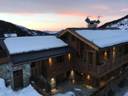 Chalet La Grande Ourse Meribel - 165m2 apartment almost ski-in ski-out