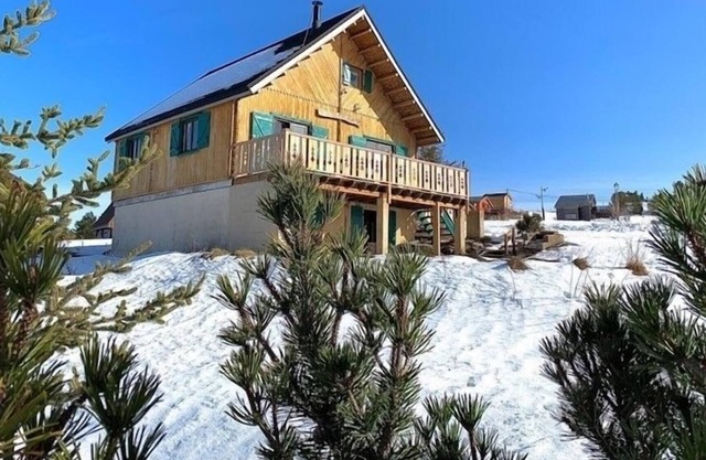 Chalet 'Les Volets Verts' con vistas a la montaña, sauna privada y Wi-Fi